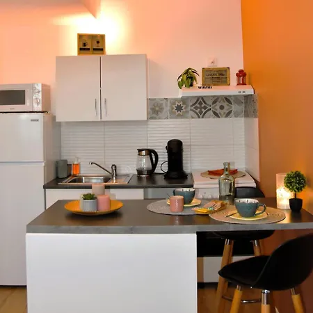 Castera 2 Air-conditioned *