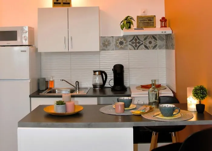 Castera 2 Air-conditioned *